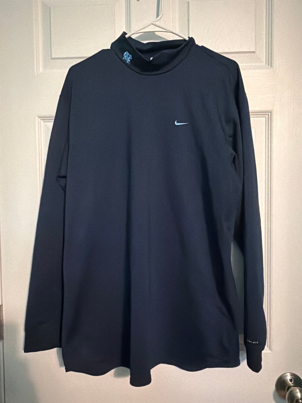 UNC Nike XXL Dri-Fit mock shirt